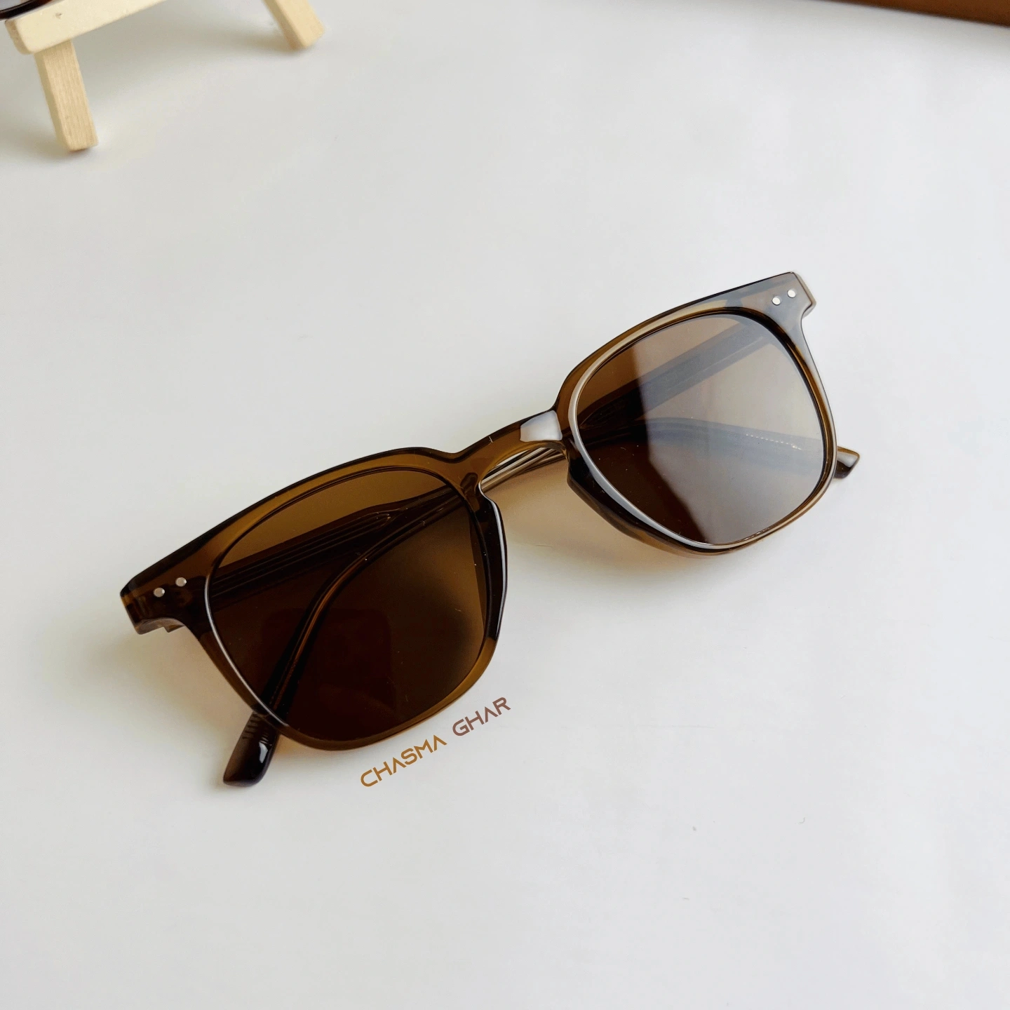 Shaded Elegance | Brown
